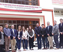 A group of students on the Vietnam study abroad trip pose for a photo.
